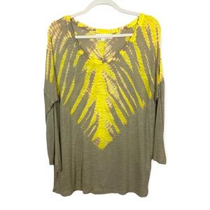 VINCE CAMUTO Tie Dye Grey Yellow Blouse size Small